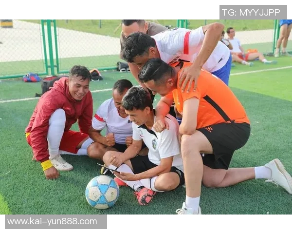 提升足球控制球技术的关键要素与实用训练方法探讨